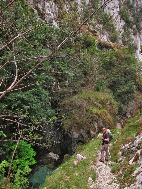 PUENTE LA VIDRE - CUETO LAS VACAS - CUETO CARRASPION Y FOZ DEL RUBÓ  (PARTE 2)