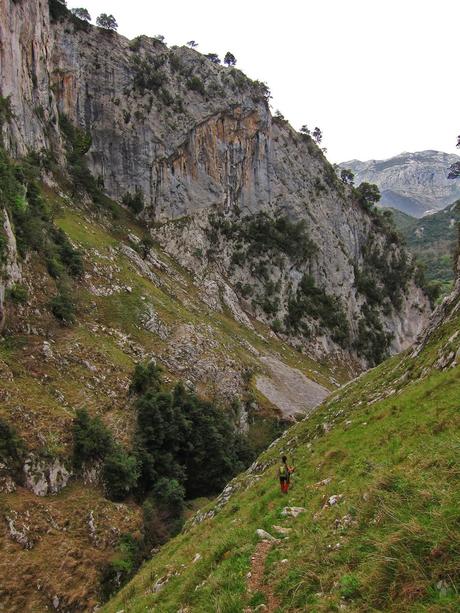 PUENTE LA VIDRE - CUETO LAS VACAS - CUETO CARRASPION Y FOZ DEL RUBÓ  (PARTE 2)
