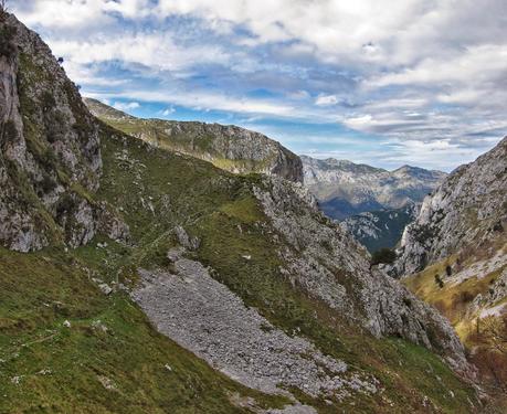 PUENTE LA VIDRE - CUETO LAS VACAS - CUETO CARRASPION Y FOZ DEL RUBÓ  (PARTE 2)