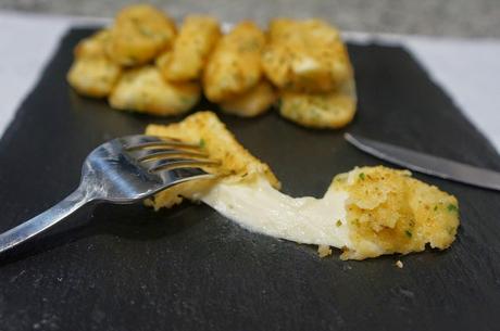 PALITOS DE MOZZARELLA A LAS FINAS HIERBAS