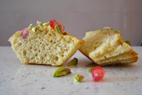 FINANCIERS DE ALMENDRA Y PISTACHO CON GRANADA