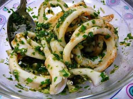 Ensalada de calamares con ajo y perejil