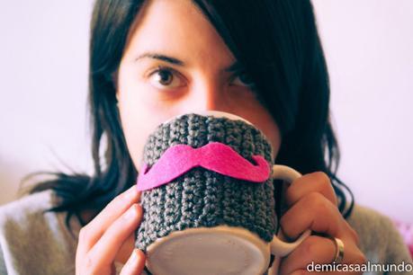 DIY: Funda de crochet para taza moustache DIY: Funda de crochet para taza moustache