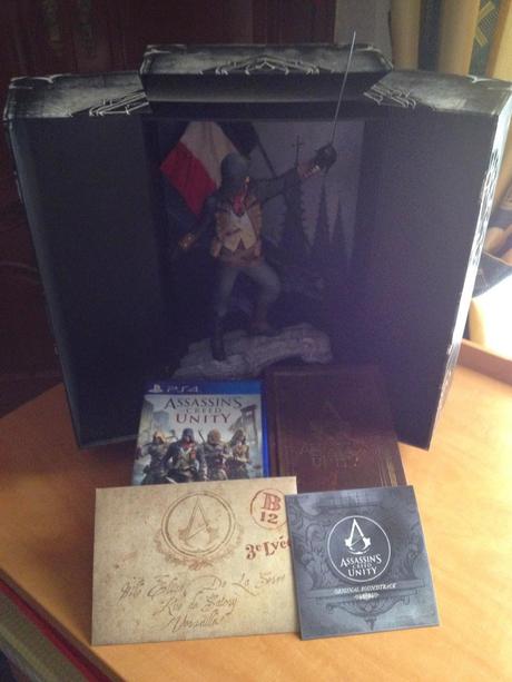 Unboxing de la 'Notre Dame Edition' de Assassin's Creed: Unity