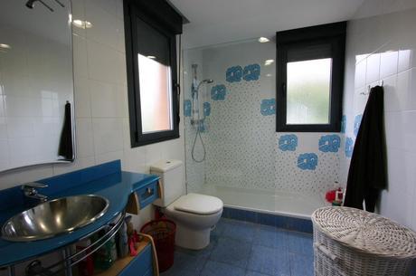 CHALET EN HUERCES EN VENTA – GIJÓN baño casa huerces agencia la playa