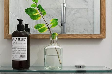 Ideas para pequeños baños en blanco. Ideas para pequeños baños en blanco.