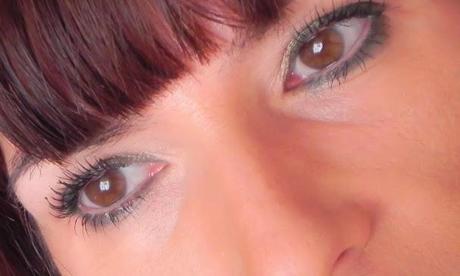 Verde militar y rojo (Look, outfit y manicura)