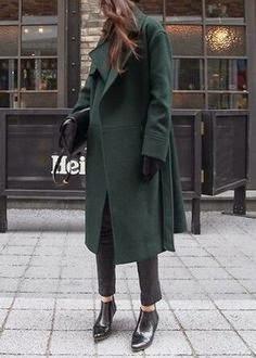 STREET STYLE INSPIRATION; LONG LONG COATS.-