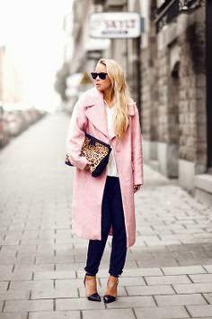 STREET STYLE INSPIRATION; LONG LONG COATS.-