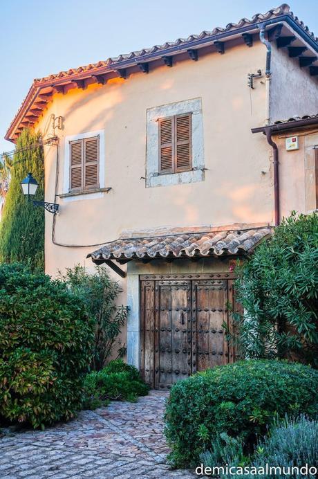 Biniagual, un pueblo reconstruido desde las ruinas Biniagual, un pueblo reconstruido desde las ruinas