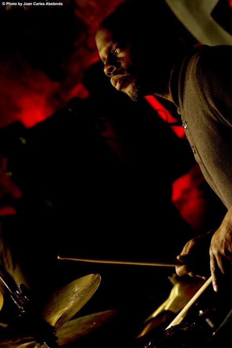 FOTO: NEW SMILLING ORGANIZM with STRIGALEV-FOLEY-HUTCHINSON-RAGHAVAN-NOBLE-SARDUY