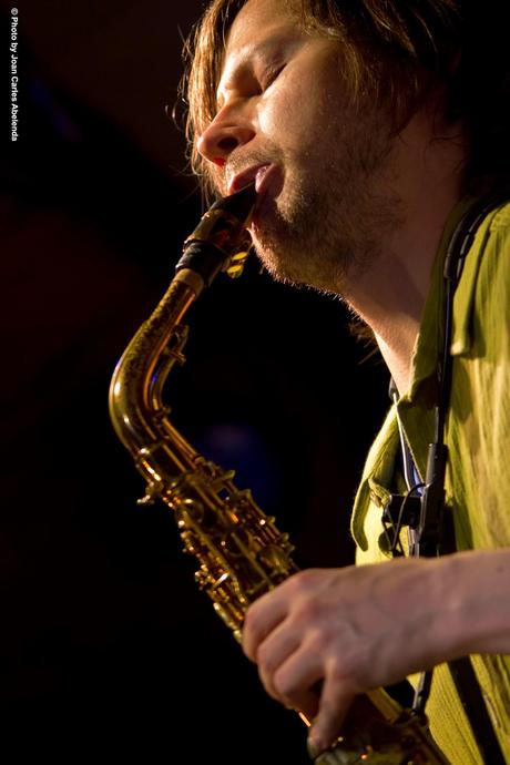 FOTO: NEW SMILLING ORGANIZM with STRIGALEV-FOLEY-HUTCHINSON-RAGHAVAN-NOBLE-SARDUY