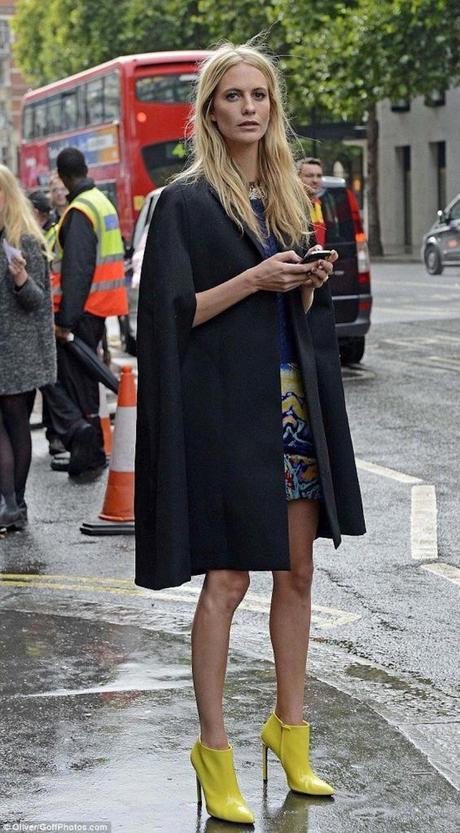 CAPES, THE MUST HAVE OUTWEAR