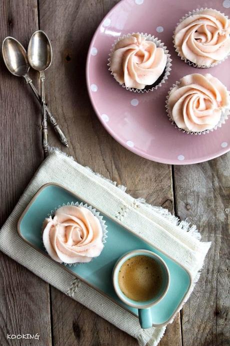 Cupcakes (y tarta) de chocolate y remolacha sin gluten