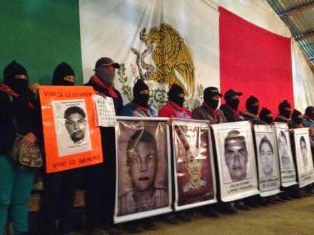 Padres de normalistas y Zapatistas por movimiento nacional