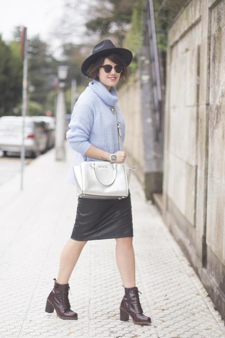 BLUE TURTLENECK SWEATER IMG_1980