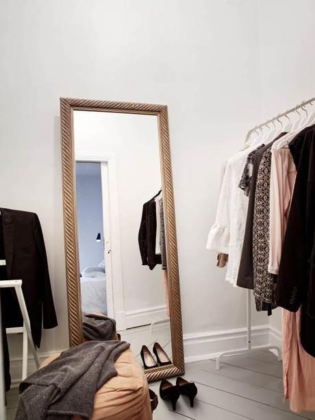 Una reforma muy elegante reformas baratas hogar reforma piso muy elegante pintar suelo de madera estilo nórdico escandinavo decoración salón nórdico decoración en blanco decoración diseño de interiores blog decoración nórdica