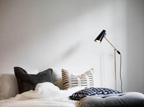 Una reforma muy elegante reformas baratas hogar reforma piso muy elegante pintar suelo de madera estilo nórdico escandinavo decoración salón nórdico decoración en blanco decoración diseño de interiores blog decoración nórdica