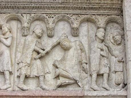 Bajorrelieves de la fachada principal realizados por el Maestro Guillermo