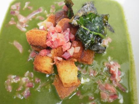 CREMA DE ESPINACAS CON PAN FRITO Y JAMON SERRANO