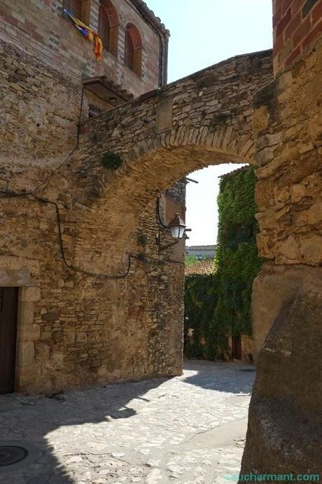 Lugares con encanto Peratallada pueblo con encanto medieval Empordà 