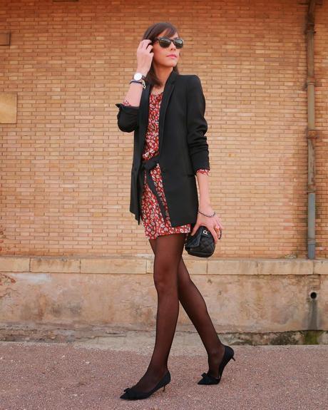 Mono estampado + Blazer tipo smoking Mono estampado + Blazer tipo smoking