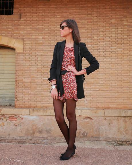 Mono estampado + Blazer tipo smoking Mono estampado + Blazer tipo smoking