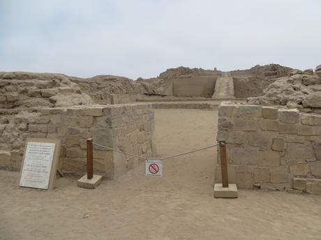 Entre El Santuario y Las Lomas: Pachacamac y Lucumo