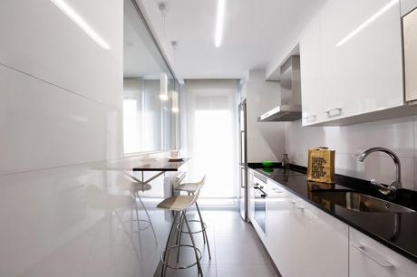 Diseño interior, decoración y equipamiento completo de ilia estudio en vivienda de San Sebastián