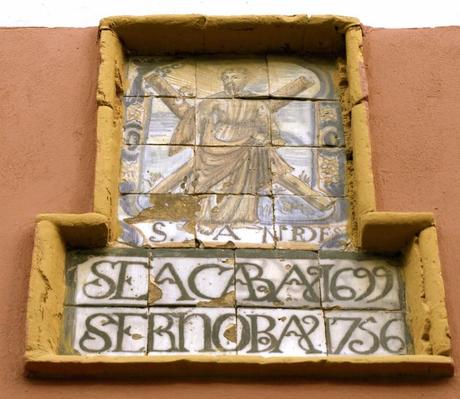 Azulejos en la torre de la Iglesia de Nuestra Señora de la O (2).
