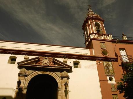 Azulejos en la torre de la Iglesia de Nuestra Señora de la O (1).