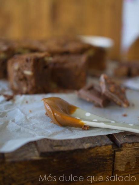 Brownie crujiente de dulce de leche