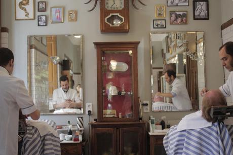 Malayerba. Una barbería a la antigua usanza en Malasaña (Madrid)