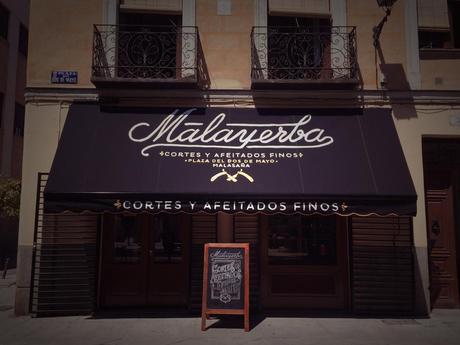 Malayerba. Una barbería a la antigua usanza en Malasaña (Madrid)