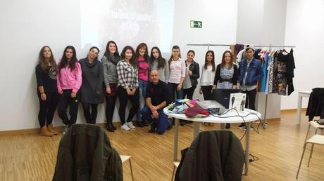 EN EL TALLER DE MODA DE LA NOCHE ES JOVEN