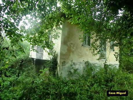 Pico Loral (desde Villanueva de Santo Adriano)