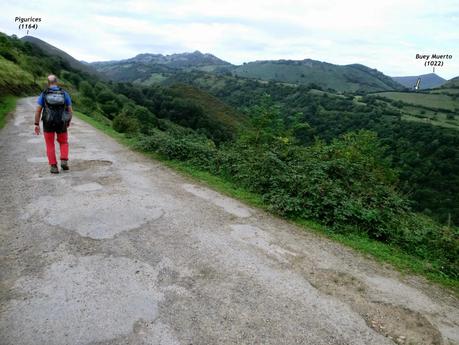 Pico Loral (desde Villanueva de Santo Adriano)