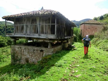 Pico Loral (desde Villanueva de Santo Adriano)