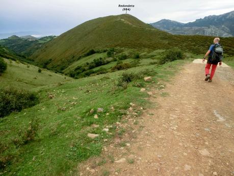 Pico Loral (desde Villanueva de Santo Adriano)