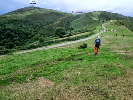 Pico Loral (desde Villanueva de Santo Adriano)