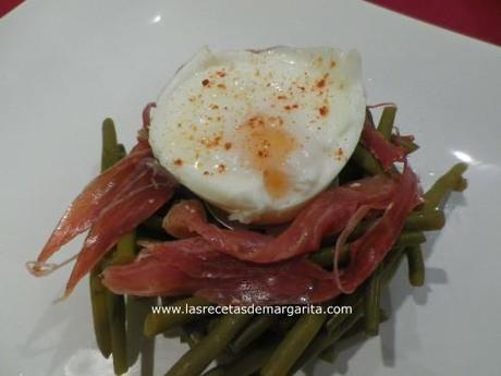 Judías verdes con jamón y huevo