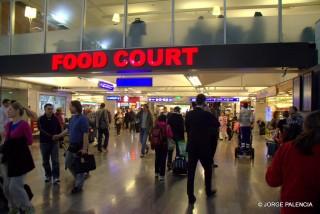 LUGAR DE RESTAURANTES EN EL AEROPUERTO ATATÜRK HAVALIMANI DE ESTAMBUL