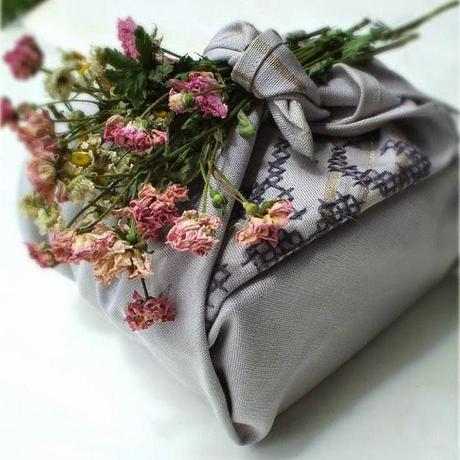 ENVUELVE TU REGALO DE UNA FORMA ORIGINAL