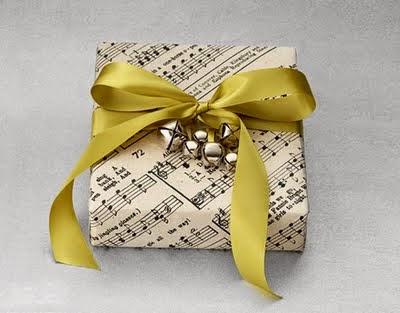 ENVUELVE TU REGALO DE UNA FORMA ORIGINAL