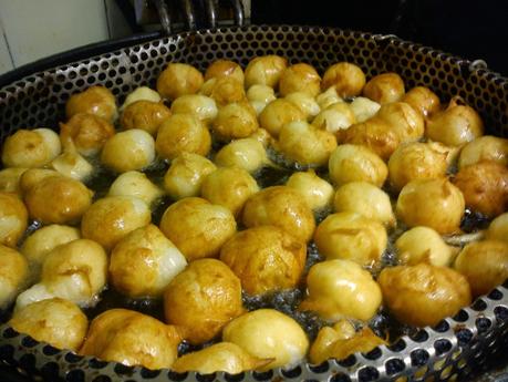 Huesitos de santo y buñuelos... tradición y sabor