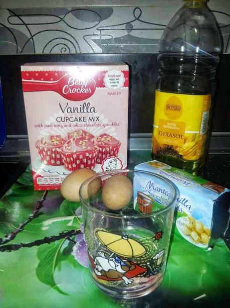 Cupcakes de Pantera Rosa con preparados Betty Crocker