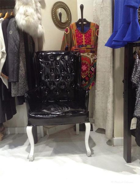 silla de cuero brillante