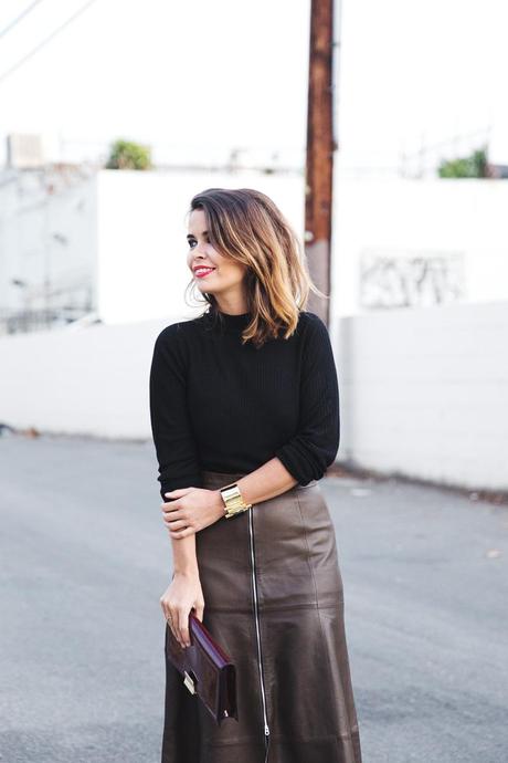 Zipper_Leather_Skirt-Khaki_Trend_-Outfit-Street_Style-13