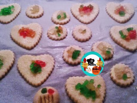 Galletas  de vainilla con fruta confitada