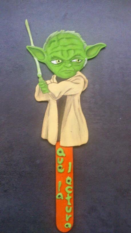 Acompañarte la lectura puede, pequeño lector padawan...